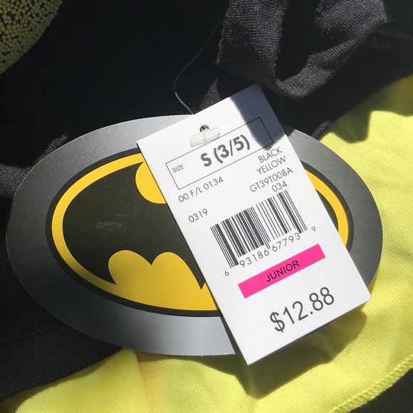 NWT Batman Beaded Logo Tee 2 Interchangeable Capes - Picture 13 of 16